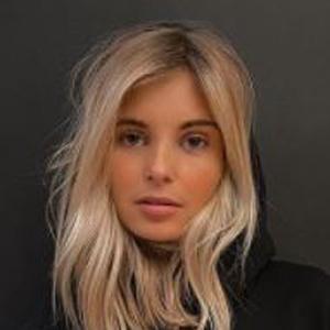 Xenia Adonts image 6