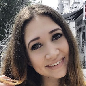 Xenia Karen (Instagram Star) - Age, Birthday, Bio, Facts, Family, Net
