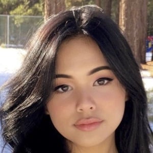 Xeriz Barcarse, 23 (Instagram Star)