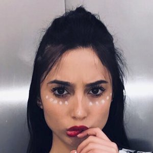 X.lian, 22 (TikTok明星)