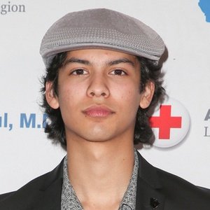 Xolo Maridueña, 24 (電視演員)