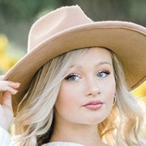 Xoxo Ella, 20 (YouTube明星)