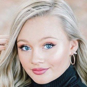 Xoxo Ella, 20 (YouTube Star)