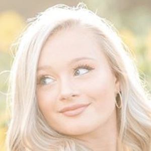 Xoxo Ella, 20 (YouTube Star)