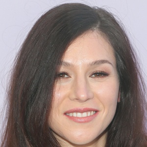 Yael Stone, 40 (电视女演员)