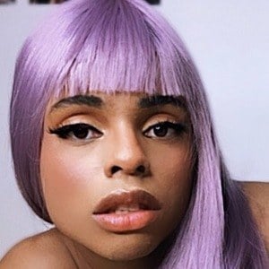 YAKA LAPESTE, 27 (Звезда Тиктока)