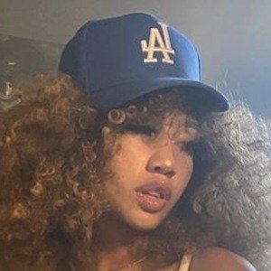 Celebrities born on February 4