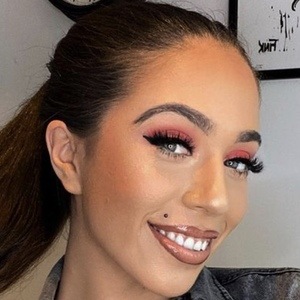 Yasmin hadfield image 4