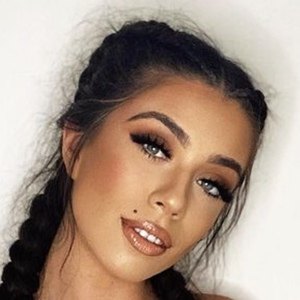 Yasmin hadfield image 8