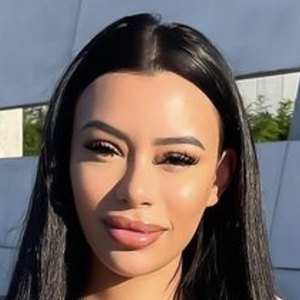 Yasmine Pierards, 28 (Reality Star)