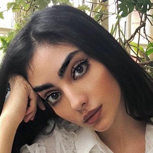 Yasmine Sima, 28 (Model)