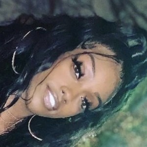 Yaya Robinson, 36 (時裝設計師)