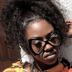 Yaya Robinson, 36 (Stilista di moda)