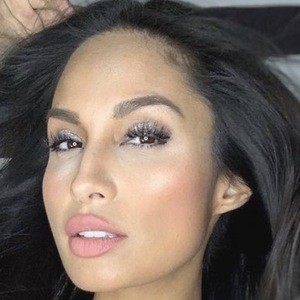 Yazmin Nicole, 34 (Model)