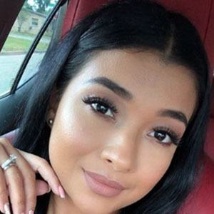 Yesmin Vanessa, 34 (Estrelas do YouTube)