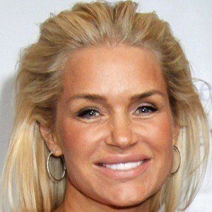 Yolanda Hadid image 3