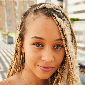 Young Jas, 25 (電台主持人)