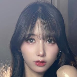 Yukirinu, 33 (YouTube Star)