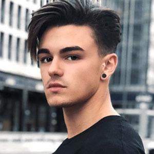 Yuri Pennisi, 25 (Instagram明星)