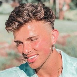 Zach Webb image 5