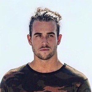 Zander Shine, 32 (Instagram Star)