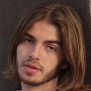 Zeussurtiktok, 23 (TikTok明星)