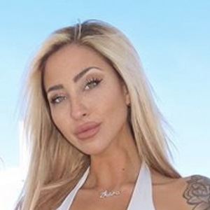 Zhara Nilsson, 31 (Model)