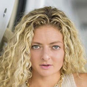 Zoe Fleck image 3