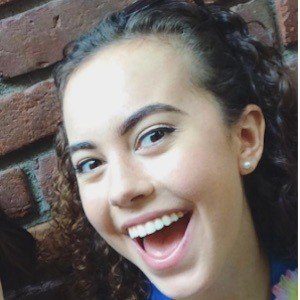 Zoe Herdt image 4