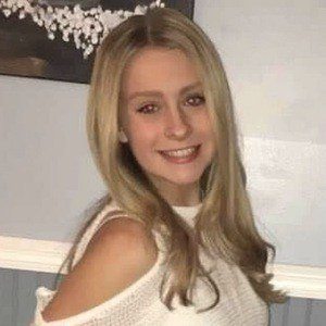 Zoe Hunter image 2