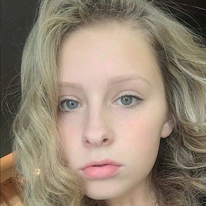 Zoe Hunter image 4