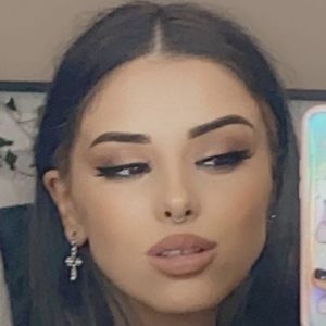 Zoe Laz, 22 (Estrella de TikTok)