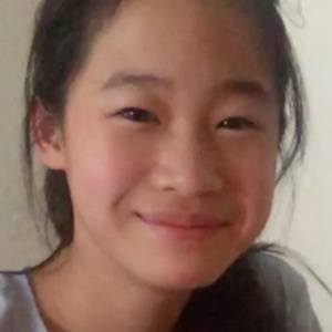 Zoe Manarel, 19 (Stage Actress)