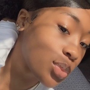 Zoe Olivia, 20 (TikTok Star)