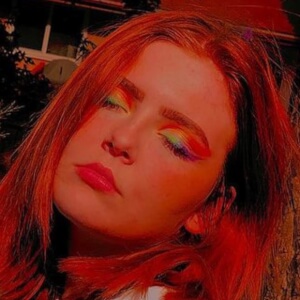 Zoe Sennett, 24 (TikTok Star)