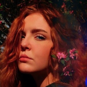 Zoe Sennett, 24 (TikTok Star)