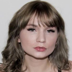 Zoie Burgher image 5