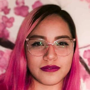 Zuly, 25 (YouTube Star)