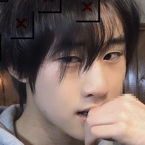 zuukuo, 19 (TikTok Star)