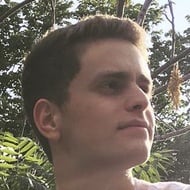 Aaron Parnas, 26 (Advocaat)