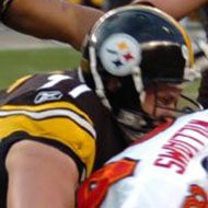 Aaron Smith, 49 (Voetbalster)