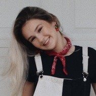 Abby Edwards, 24 (YouTube明星)