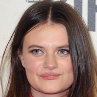 Abigail Hardingham, 33 (電視女演員)