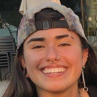 Abril Hennings, 22 (TikTok明星)