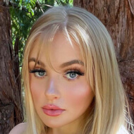 actuallyemmyy, 24 (Twitter Star)