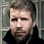 Adam Christopher, 47 (Novelista)