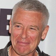 Adam Clayton, 63 (Bassiste)