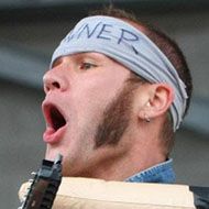 Adam Dutkiewicz, 48 (Nghệ sĩ guitar)