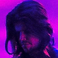 Adam Jones, 59 (Gitarist)