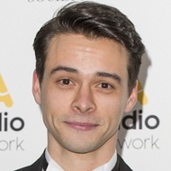 Adam Long, 32 (Attore TV)